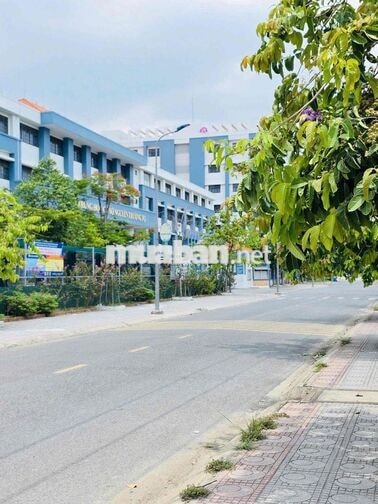 BÁN LÔ ĐẤT CẠNH SÔNG SÀI GÒN - ĐỐI DIỆN TRƯỜNG HỌC