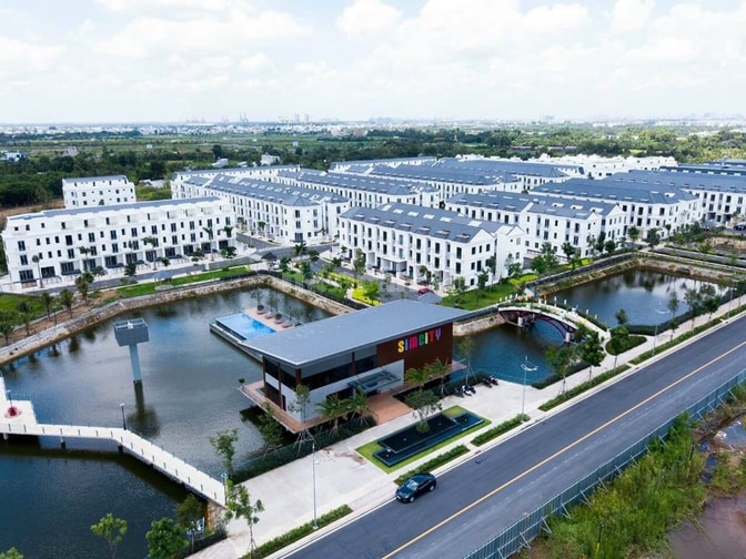 Bán căn góc 2 mặt tiền KDC SimCity Quận 9, Đ. 30m, DT 233m2 giá tốt