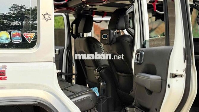 Jeep Wrangler Sahara Rubicon 2020 Trắng