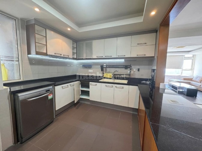 Cho thuê căn hộ 152m tại Saigon Pearl Quận Bình Thạnh, có hồ bơi, gym