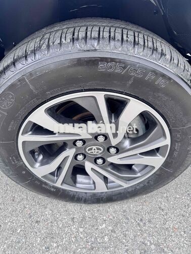 Toyota Innova 2020 Số sàn Bạc 80.000 km
