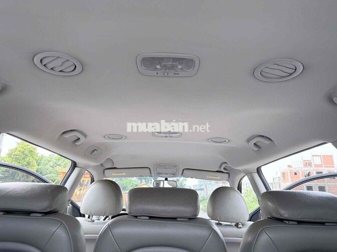 Kia Carnival nhập Hàn Quốc 2010 2.7AT 1 chủ đi kỹ