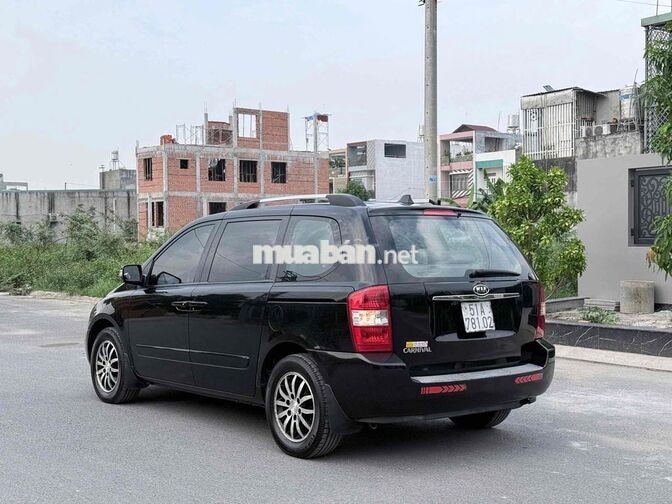 Kia Carnival nhập Hàn Quốc 2010 2.7AT 1 chủ đi kỹ