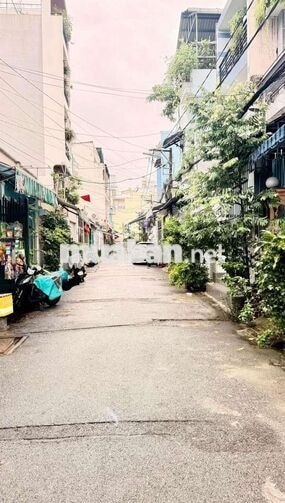 TÂN PHÚ, NHỈNH 7 TỶ, KẾ ĐƯỜNG 30m, 64m2, 2 TẦNG BTCT , XE TẢI TRÁNH