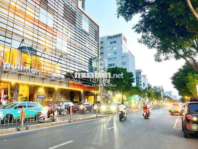 Mặt bằng mở cafe 36-38 Nguyễn Cư Trinh, Q1. Dt: 8x20m, Kc: trệt 1 lầu