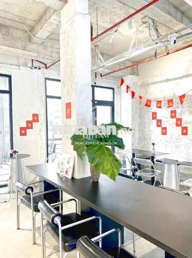 Mặt bằng mở cafe 36-38 Nguyễn Cư Trinh, Q1. Dt: 8x20m, Kc: trệt 1 lầu
