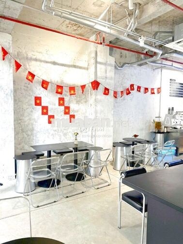 Mặt bằng mở cafe 36-38 Nguyễn Cư Trinh, Q1. Dt: 8x20m, Kc: trệt 1 lầu