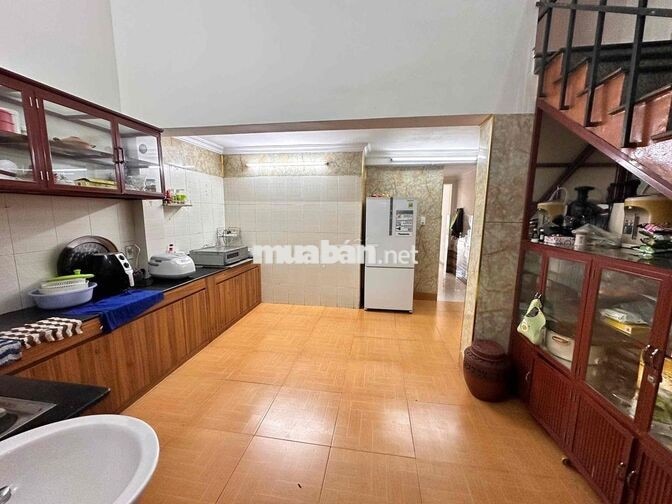 Cho thuê nhà 2 tầng mặt tiền đường Mỹ Đa Đông, gần biển Mỹ Khê, gần ch