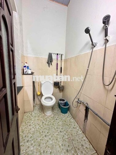 Cho thuê nhà 2 tầng mặt tiền đường Mỹ Đa Đông, gần biển Mỹ Khê, gần ch