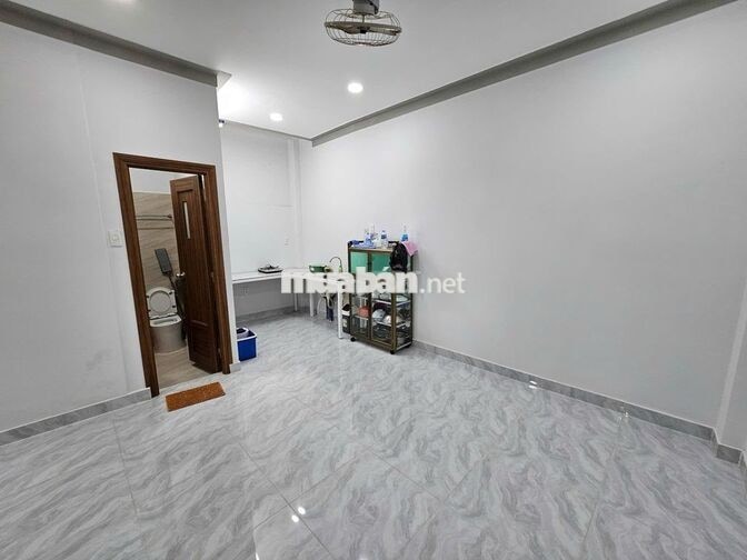 CHO THUÊ NHÀ MỚI NGUYÊN CĂN 1TRỆT +2LẦU - QUẬN 10