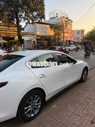 Mazda 3 Luxury 2024 Trắng 37km