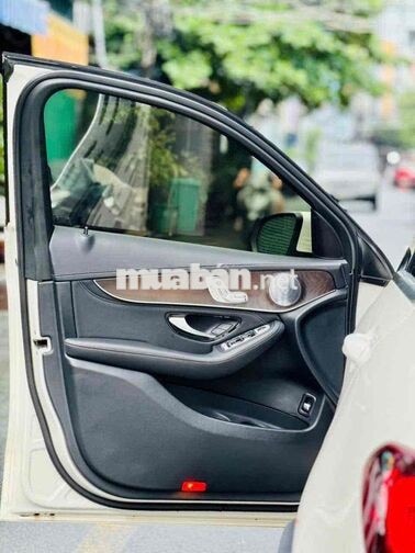 Mercedes GLC 200 4MATIC Facelift 2020 Trắng