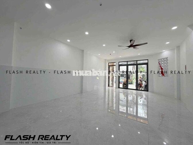 Mặt Bằng Kinh Doanh- Văn phòng - 75m2 - Đường Oto Ra vào-  Gần Bờ Kè