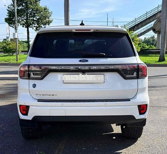 Cần bán Ford Everest Platinum 4x4 lứơt 2026
