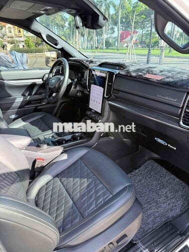 Cần bán Ford Everest Platinum 4x4 lứơt 2026