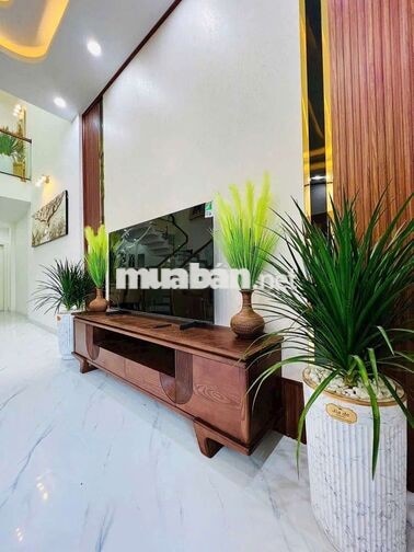 3-story house for rent, located on a 5.5m-wide street in Hoa Minh thuê