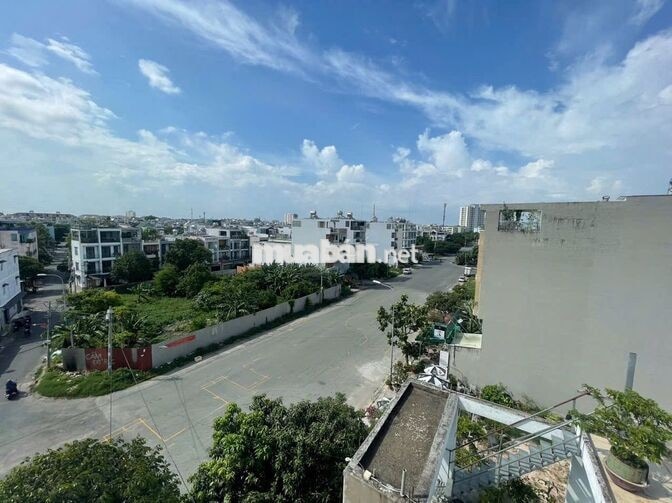 Nhà 4 tầng DT : 4,5 x 20m KDC an sương giá 8ty4 ( Sổ hoàn công đầy đủ)