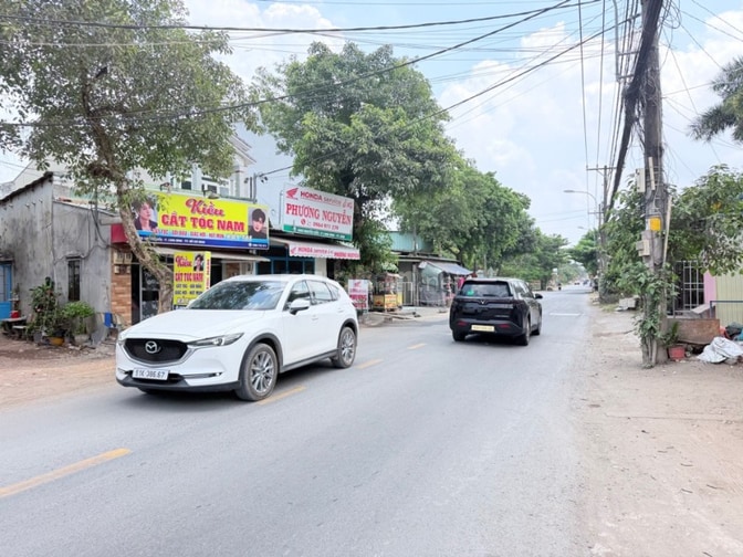 MẶT TIỀN LONG THUẬN 6.5 TỶ + MẶT TIỀN NGUYỄN XIỂN 9.5 TỶ. 