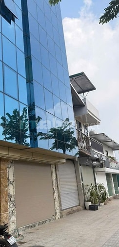 Cho thuê nhà DT 160m2 x 4 tầng, ngõ ô tô tránh 192 Lê Trọng Tấn, MT 6m