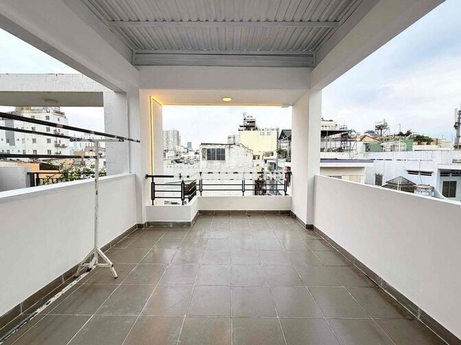 Bán nhà mặt tiền Đào Duy Từ Phú Nhuận 5 tầng 160m2 sàn