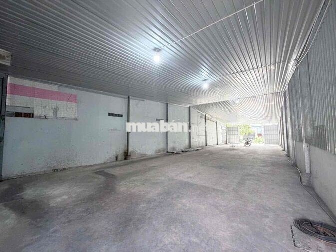 Cho thuê kho 250m2 Trống suốt thông thoáng đường xe tải