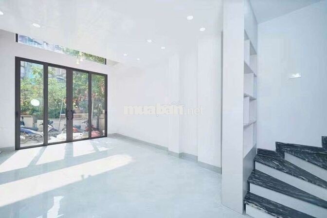 Phương Mai- Nhà mới tinh, ô tô đỗ cửa, thang máy nhập khẩu, tiện ích