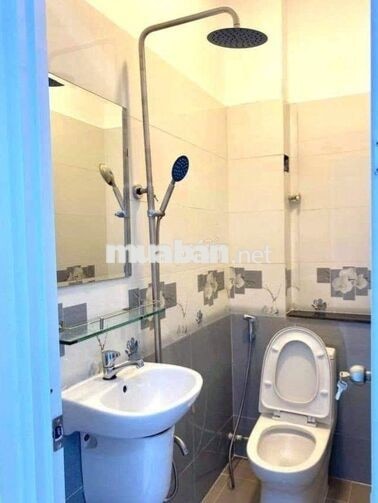 Cho thuê nhà MT 759/3A Trần Hưng Đạo, Phường 6, Quận 5 