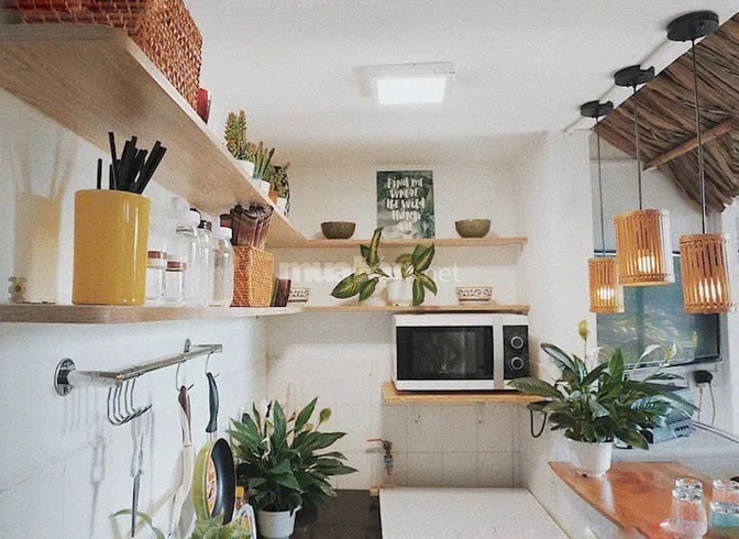 Cho thuê căn hộ tầng 4 phố Châu Long, 50m2 + sân vườn, đủ đồ đẹp
