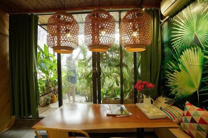 Cho thuê căn hộ tầng 4 phố Châu Long, 50m2 + sân vườn, đủ đồ đẹp