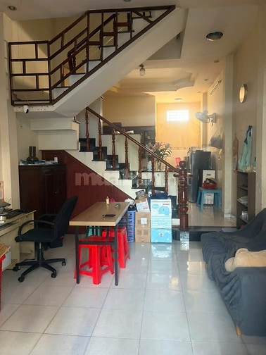 Nhà cho thêu, nhà gần chợ, trường học