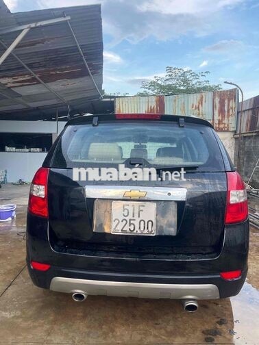 Chevrolet Captiva 7 chỗ số sàn màu Đen