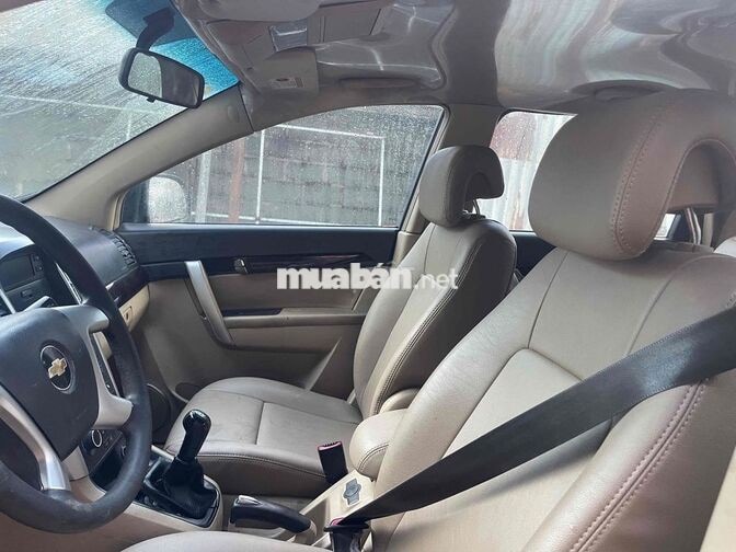 Chevrolet Captiva 7 chỗ số sàn màu Đen