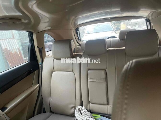 Chevrolet Captiva 7 chỗ số sàn màu Đen