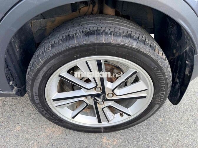 VF5 2024 đẹp keng lại là màu xám