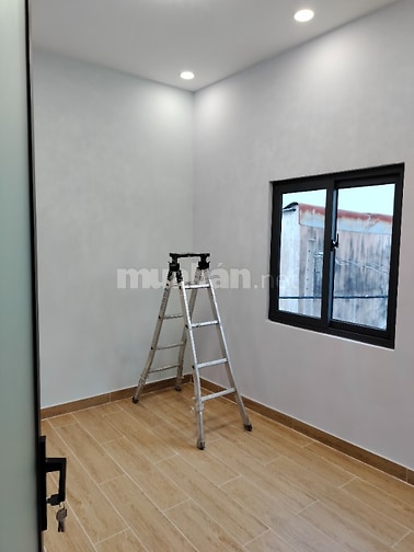 Nhà mới xây, vào ở ngay, cách mặt tiền đường 20m