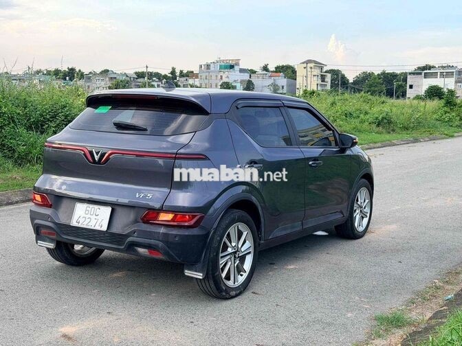 VF5 2024 đẹp keng lại là màu xám