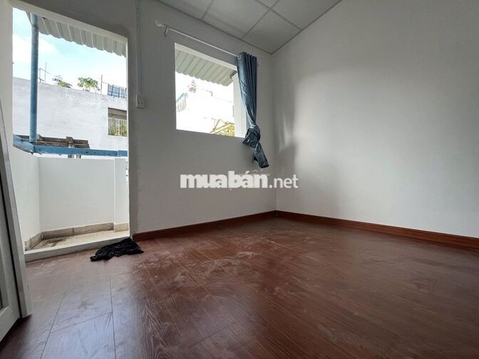 Phòng bancol giá 3,5tr hẻm 156 Tô Hiến Thành P15 Quận 10
