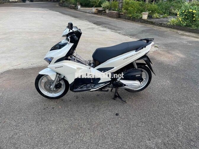 Honda Air Blade Trắng Xăng