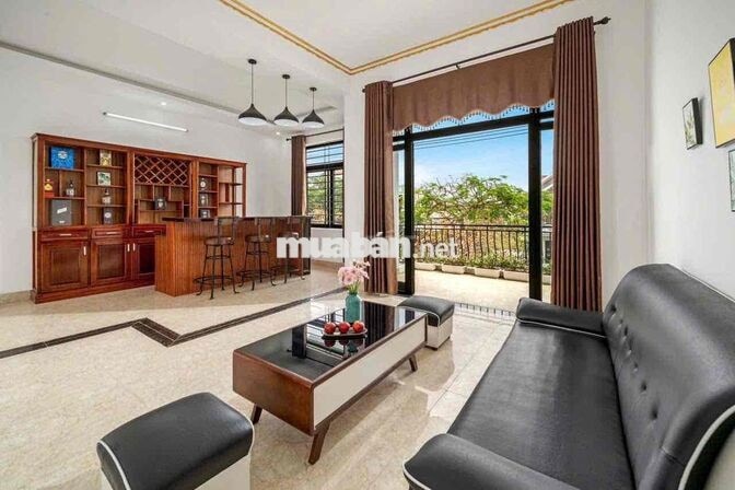 Cho thuê villa 4PN đường Nguyễn Duy Trinh có hồ bơi