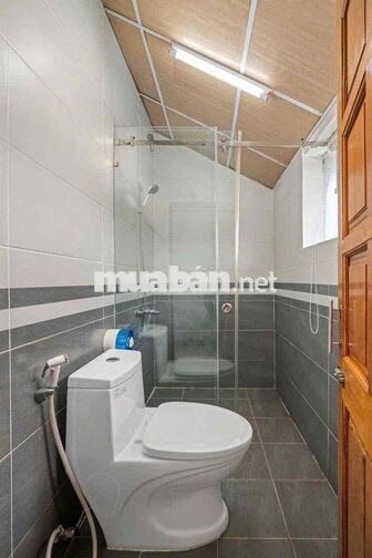 Cho thuê villa 4PN đường Nguyễn Duy Trinh có hồ bơi