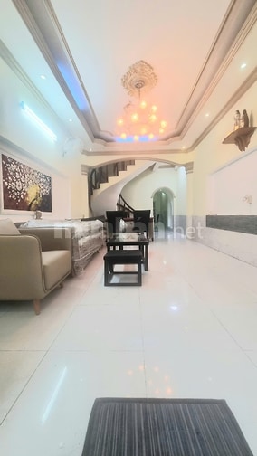 NHÀ HXH LÂM VĂN BỀN 3 TẦNG 3PN 4WC NỘI THẤT CƠ BẢN