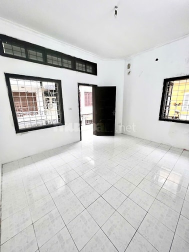 Nguyên căn Trường Chinh 50m, 4 tầng, lô góc, PL ô tô tránh, 19,5 triệu