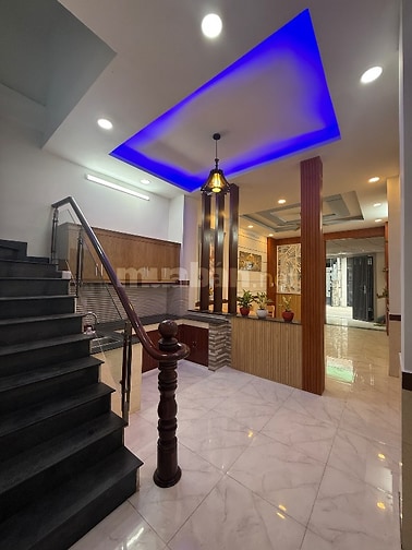 4x12 nhà có lầu mới, mặt tiền đường 21. Giáp Mã lò
