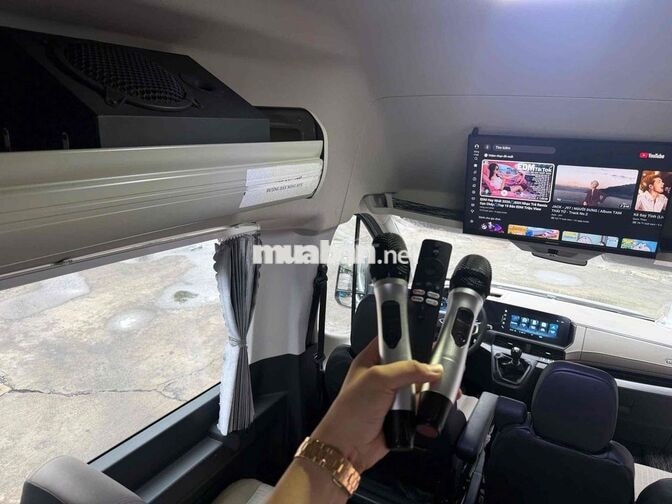 Ford Transit Premium 18 chỗ Zin 100% 👉🏻 Giá 9xx
