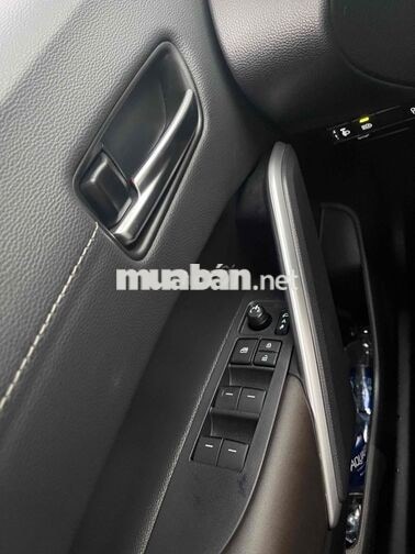 Toyota Corolla Cross 1.8V 2024 / Giá thương lượng