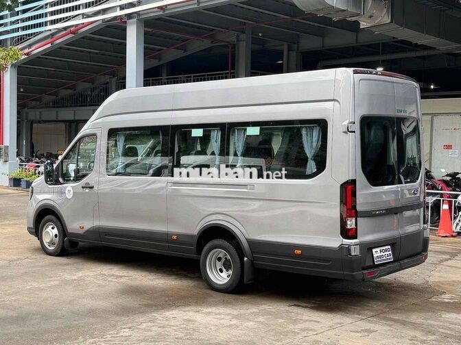 Ford Transit Premium 18 chỗ Zin 100% 👉🏻 Giá 9xx