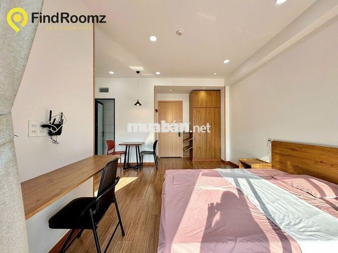 🌹Căn Hộ Dịch Vụ FUll Nội Thất, Ban Công, Rộng 40m2 ngay Phạm Văn Đồng