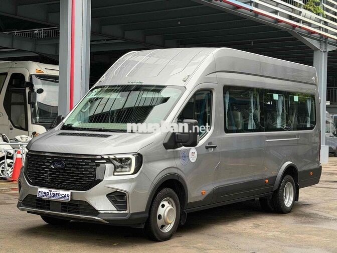Ford Transit Premium 18 chỗ Zin 100% 👉🏻 Giá 9xx