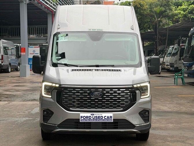 Ford Transit Premium 18 chỗ Zin 100% 👉🏻 Giá 9xx