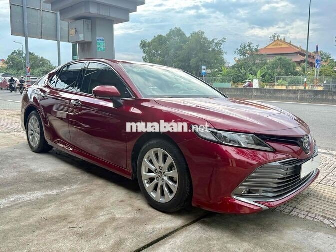 Toyota Camry 2.0G 2020 Đỏ 8000km